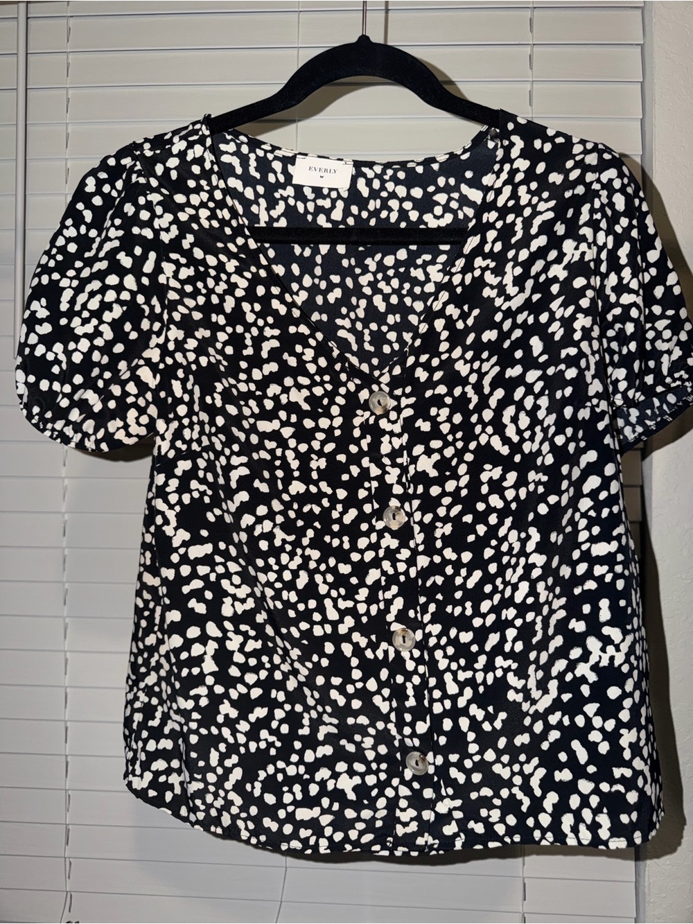 Everlane Black & White Short Sleeve Button Front Top